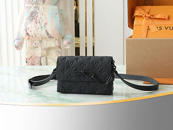 LV Embossed soft Monogram Taurillon leather M81746 size 18.0x 11.0x 6.5 cm