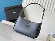 YSL Hobo LE 5 À 7 black size 25x14x6cm - 4