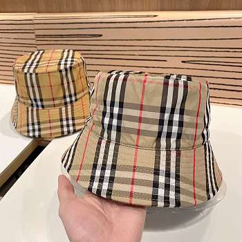 Burberry hat 