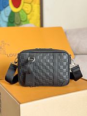 Louis Vuitton Sirius Messenger Men Small Bag size 27x18x7cm - 1