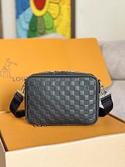 Louis Vuitton Sirius Messenger Men Small Bag size 27x18x7cm - 3