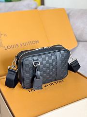 Louis Vuitton Sirius Messenger Men Small Bag size 27x18x7cm - 2