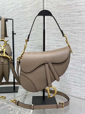 Dior Saddle Bag with Strap in warm taupe grained calfskin leather size 24×6×18cm