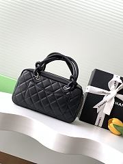 Chanel Black Cambon Ligne Shoulder Bag White size 12x21x9cm - 3