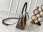Louis Vuitton Catchy PM size 24x10x6cm - 5