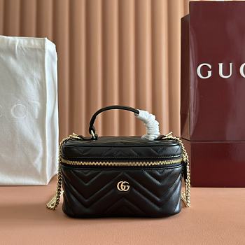 GG Marmont vanity bag in black leather size 19x11.5x9cm