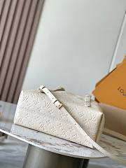 LV Babylone Tote PM Monogram Empreinte Creme size 31x21.5x13cm - 4