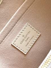 LV Babylone Tote PM Monogram Empreinte Creme size 31x21.5x13cm - 2