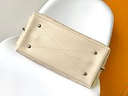 Louis Vuitton Carmel Mahina Hobo Bag Crème Beige size 35x40x17cm - 6