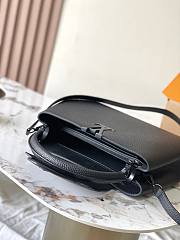 LV Capucines BB Black size 27x17.3x9cm - 5