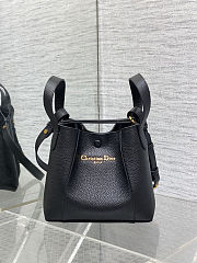 Dior Signature Bucket Bag Black Grained Calfskin size 21x11x19cm - 1