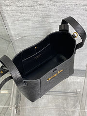 Dior Signature Bucket Bag Black Grained Calfskin size 21x11x19cm - 5