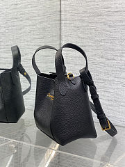 Dior Signature Bucket Bag Black Grained Calfskin size 21x11x19cm - 4