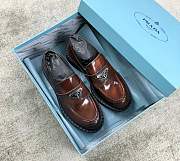 Prada brown loafer patent leather - 2