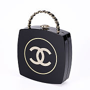 Chanel Makeup palette minaudiere, Plexi, strass & gold-tone metal bag - 6
