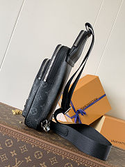 LV Avenue Slingbag PM M47137 - size 16 x 33 x 5.7 cm - 6