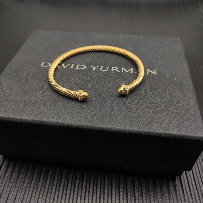 David Yurman Gold 4mm Round-Tip Diamond Bangle - 1