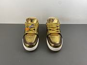 LV trainer gold Calf leather with cracked effect - 6