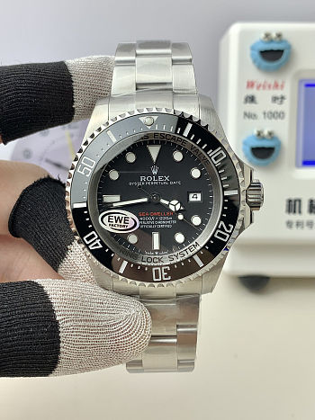 Rolex Sea-Dweller 126600 – Black Dial