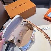 Louis Vuitton x Takashi Murakami Vanity Chain Pouch size 19*12*6cm - 2