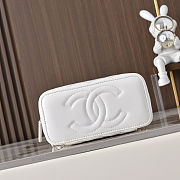 Chanel Classic Vanity Case white size 17cm - 2