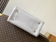 Louis Vuitton Carmel Mahina Hobo Bag White Blue size 40x17x35cm - 2
