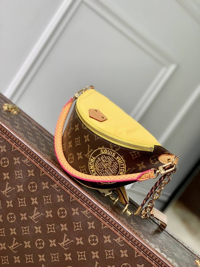 LV Bumbag Monogram Canvas bag M27237 size 30 x 15 x 8.5 cm - 1