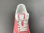  Bottega Veneta pink textured rubber-colored sneaker - 2