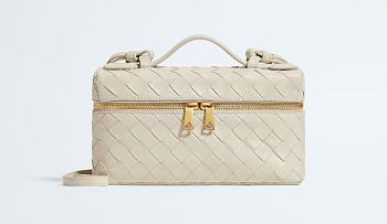 Bottega venetta vanity bang bang bag size 22*12.5*5cm