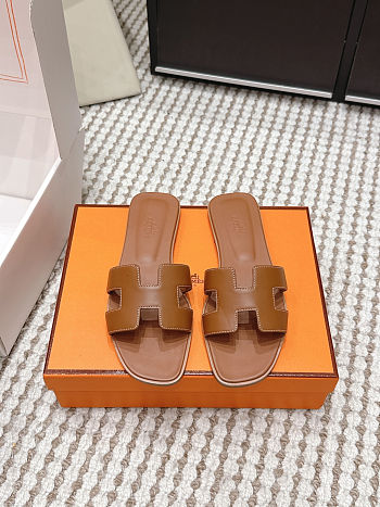 Hermes oran sandals brown
