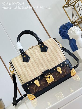 LV Speedy Bandouliére 22 size 24 x 22 x 12 cm