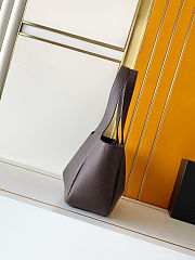 YSL LE 5 À 7 BEA in grained leather in Brown size 28-47×23×13cm - 6