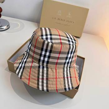  Burberry Vintage Check Bucket Hat
