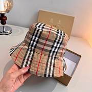  Burberry Vintage Check Bucket Hat - 2