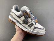 LV trainer white and grey - 3