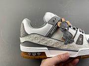 LV trainer white and grey - 2