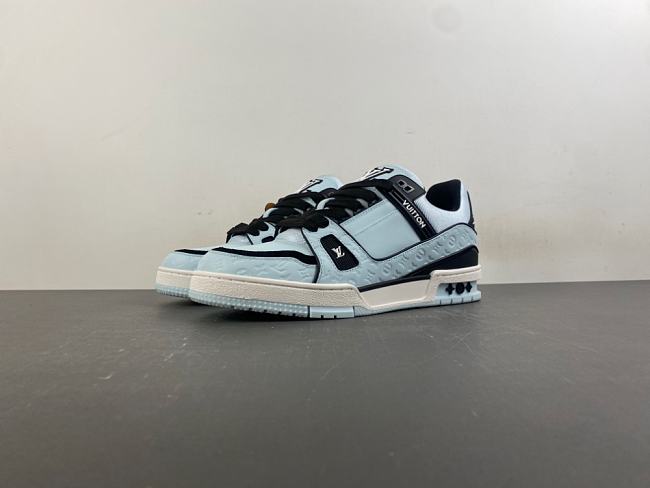 LV trainer Jade Black  - 1