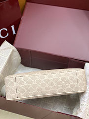 Guccci  Emblem Medium Shoulder Bag 31.5 x 21 x 8 cm - 6