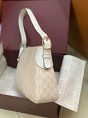 Guccci  Emblem Medium Shoulder Bag 31.5 x 21 x 8 cm - 2