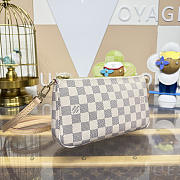 Louis Vuitton Pochette Accessoires in Damier Azur canvas size 21*3*13cm - 5