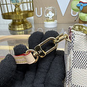 Louis Vuitton Pochette Accessoires in Damier Azur canvas size 21*3*13cm - 2